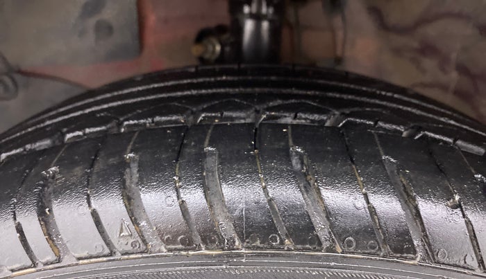 2017 Honda Brio VX AT, Petrol, Automatic, 55,259 km, Left Front Tyre Tread