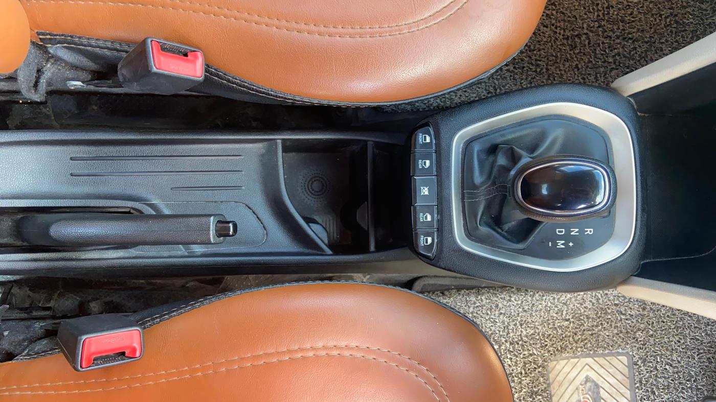 2019 Hyundai NEW SANTRO SPORTZ AMT, Petrol, Automatic, 99,798 km, Gear Lever