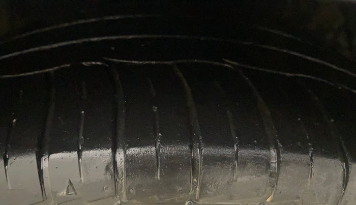 2015 Hyundai Verna FLUIDIC 4S 1.6 VTVT S(O), Petrol, Manual, 67,268 km, Right Front Tyre Tread