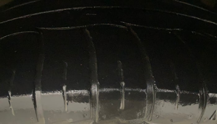 2015 Hyundai Verna FLUIDIC 4S 1.6 VTVT S(O), Petrol, Manual, 67,268 km, Left Front Tyre Tread