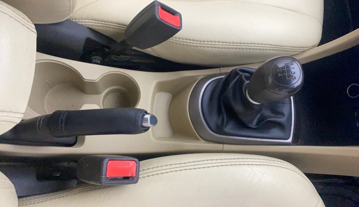 2015 Hyundai Verna FLUIDIC 4S 1.6 VTVT S(O), Petrol, Manual, 67,268 km, Gear Lever