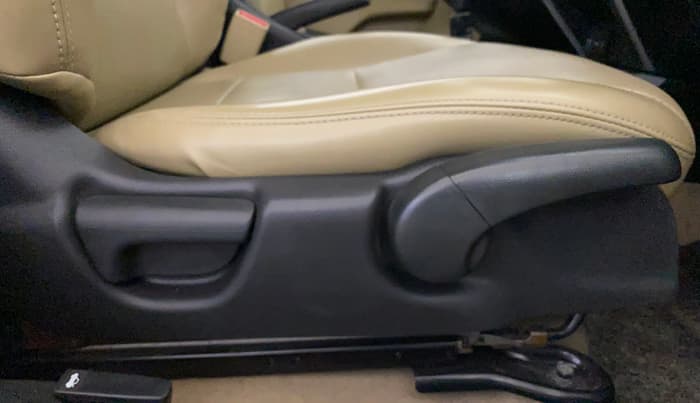 2019 Honda City 1.5L I-VTEC V MT, Petrol, Manual, 86,097 km, Driver Side Adjustment Panel