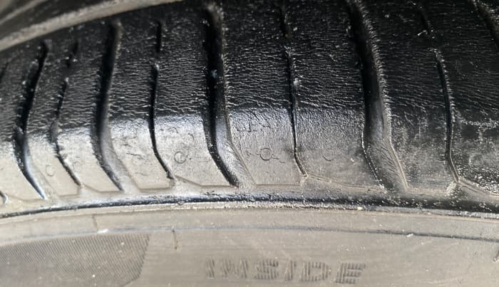 2021 Tata NEXON XZ PLUS PETROL SUNROOF, Petrol, Manual, 1,39,803 km, Right Rear Tyre Tread