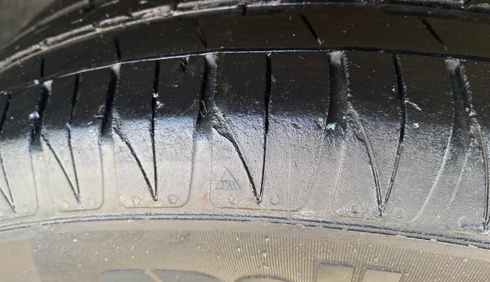 2021 Tata NEXON XZ PLUS PETROL SUNROOF, Petrol, Manual, 1,39,803 km, Right Front Tyre Tread