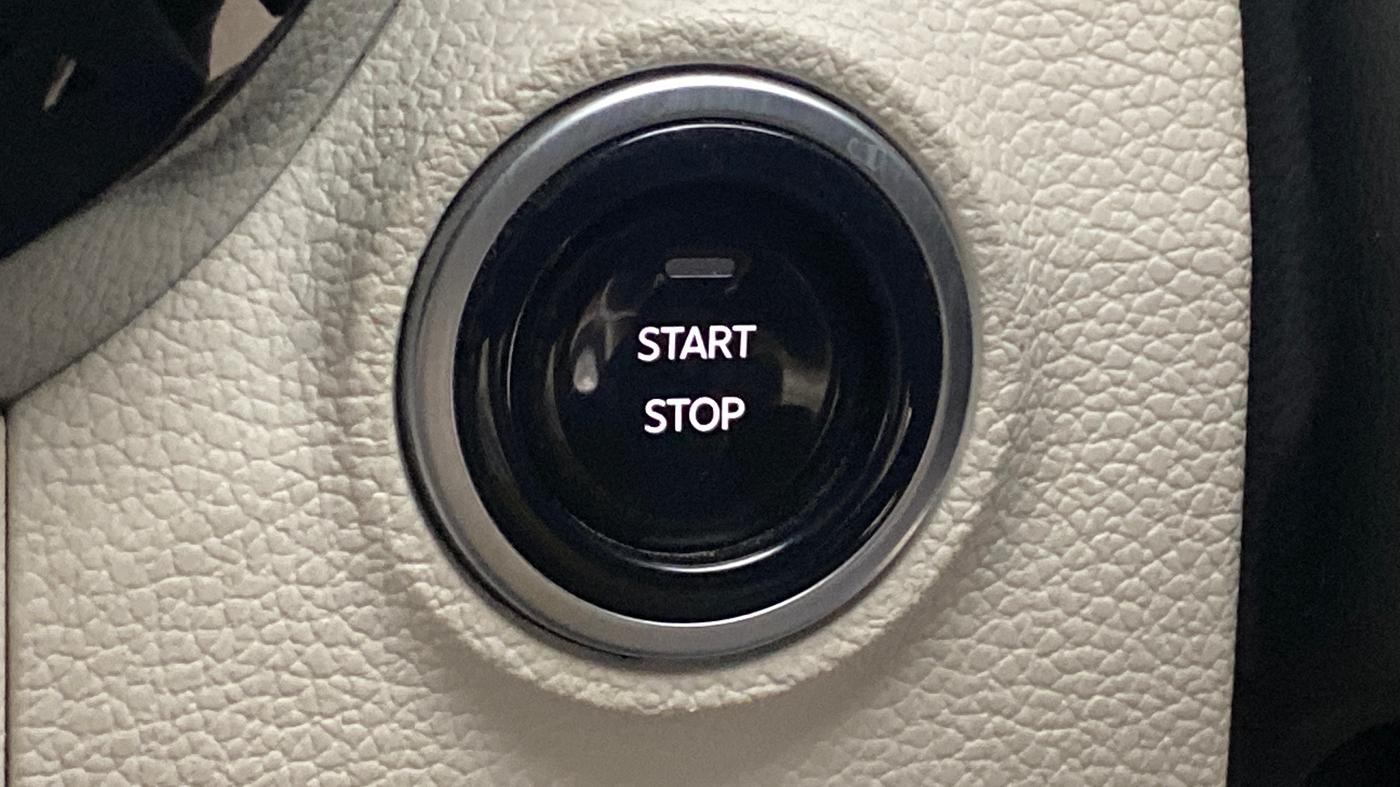 2024 Mahindra XUV 3XO AX5L 1.2 TGDi AT, Petrol, Automatic, 21,912 km, Keyless Start/ Stop Button
