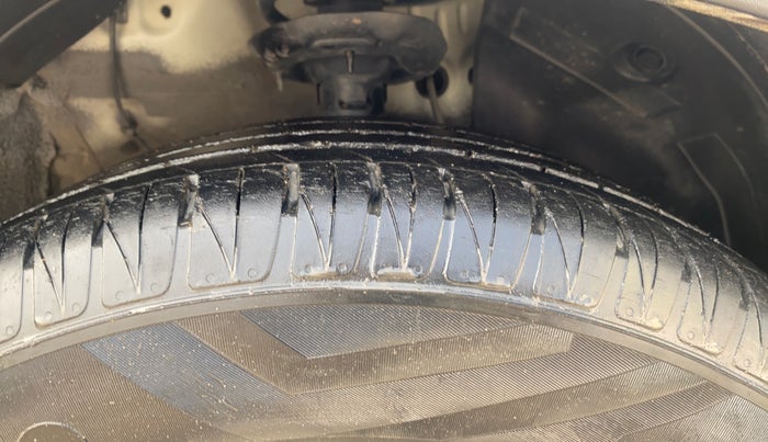 2022 KIA SONET HTX 1.0 IMT, Petrol, Manual, 23,334 km, Right Front Tyre Tread