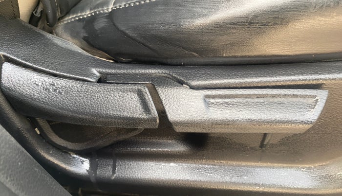 2022 KIA SONET HTX 1.0 IMT, Petrol, Manual, 23,334 km, Driver Side Adjustment Panel