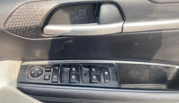 2022 KIA SONET HTX 1.0 IMT, Petrol, Manual, 23,334 km, Driver Side Door Panels Control