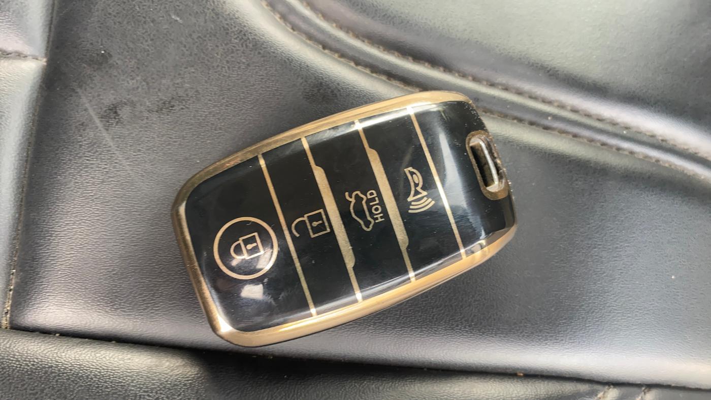 2022 KIA SONET HTX 1.0 IMT, Petrol, Manual, 23,334 km, Key Close Up