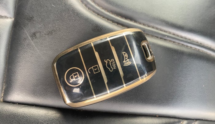 2022 KIA SONET HTX 1.0 IMT, Petrol, Manual, 23,334 km, Key Close Up