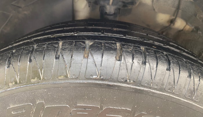 2022 KIA SONET HTX 1.0 IMT, Petrol, Manual, 23,334 km, Left Front Tyre Tread