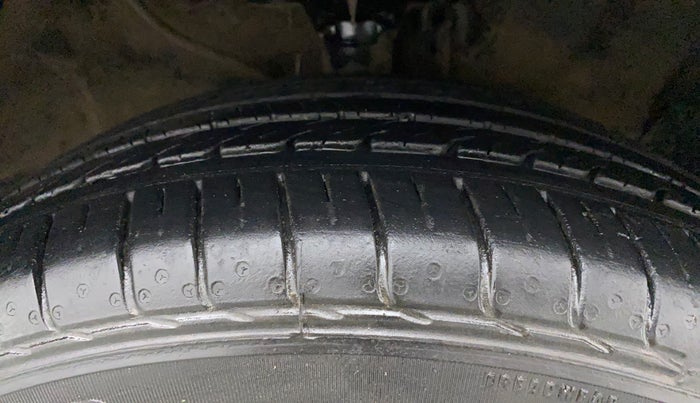 2016 Hyundai Creta SX PLUS AT 1.6 DIESEL, Diesel, Automatic, 77,837 km, Right Front Tyre Tread