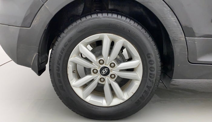 2016 Hyundai Creta SX PLUS AT 1.6 DIESEL, Diesel, Automatic, 77,837 km, Right Rear Wheel