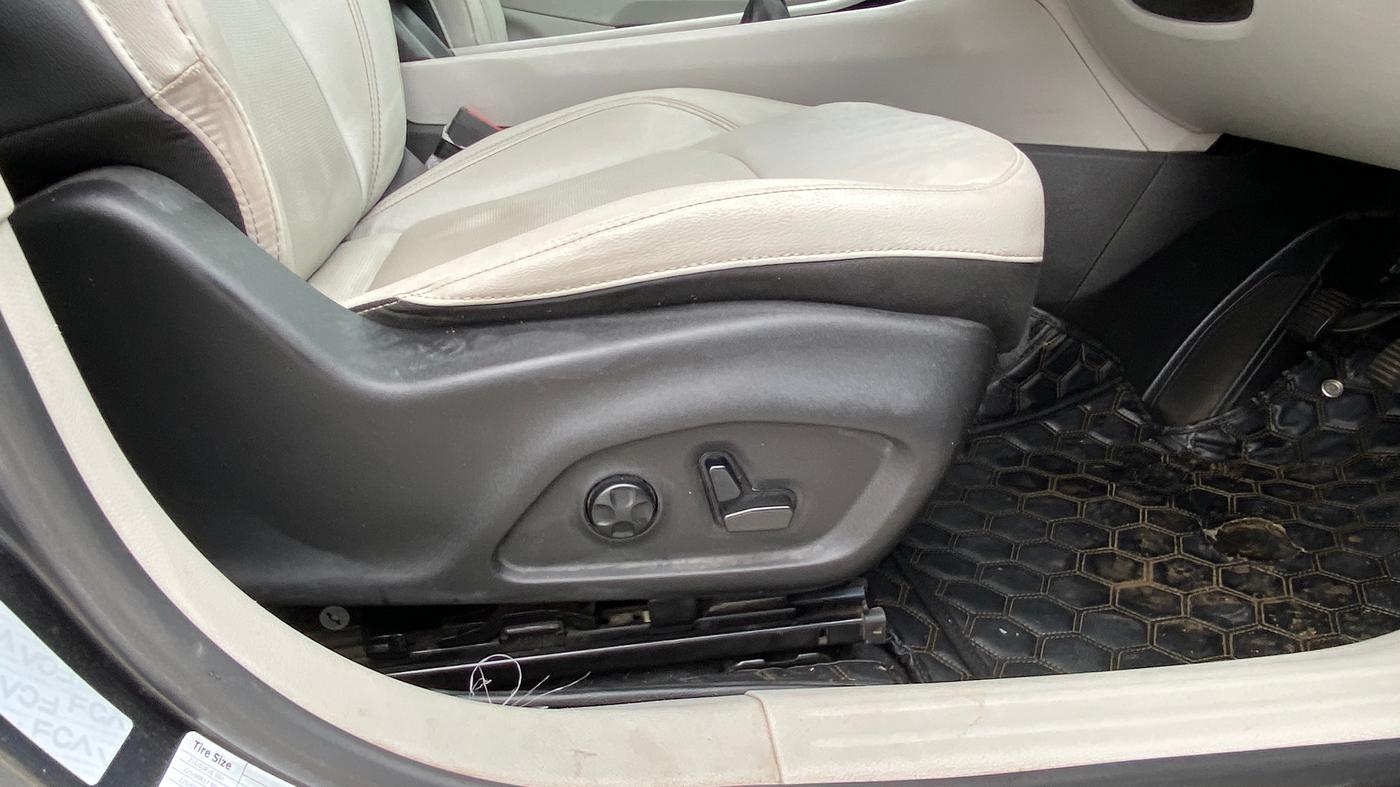 2021 Jeep Compass LIMITED (O) 2.0 DIESEL, Diesel, Manual, 1,04,104 km, Driver Side Adjustment Panel