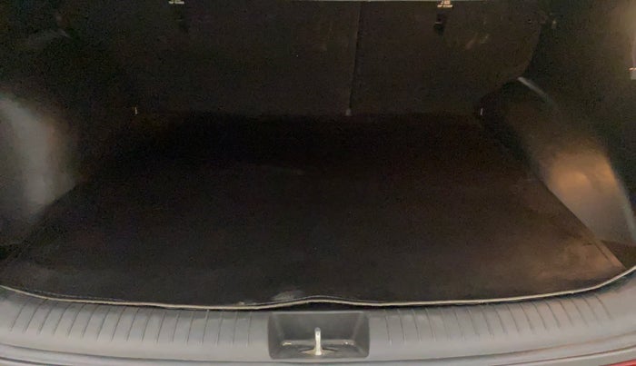 2016 Hyundai Creta SX PLUS AT 1.6 PETROL, Petrol, Automatic, 45,507 km, Boot Inside