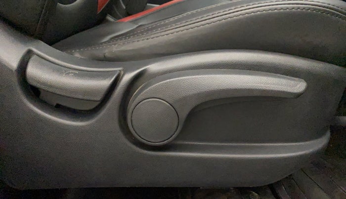 2016 Hyundai Creta SX PLUS AT 1.6 PETROL, Petrol, Automatic, 45,507 km, Driver Side Adjustment Panel