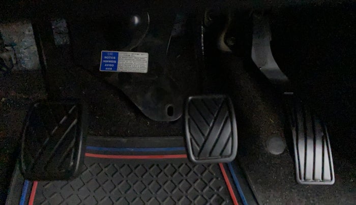 2017 Maruti Swift VXI D, Petrol, Manual, 50,772 km, Pedals