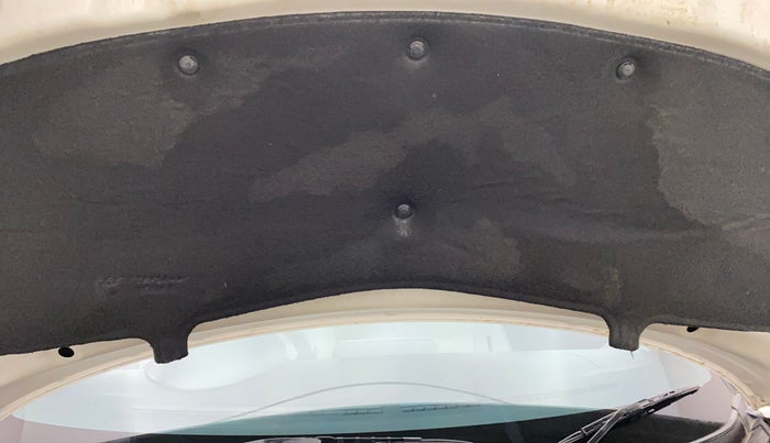 2022 Maruti IGNIS ALPHA 1.2 AMT, Petrol, Automatic, 42,509 km, Bonnet (hood) - Insulation cover has minor damage