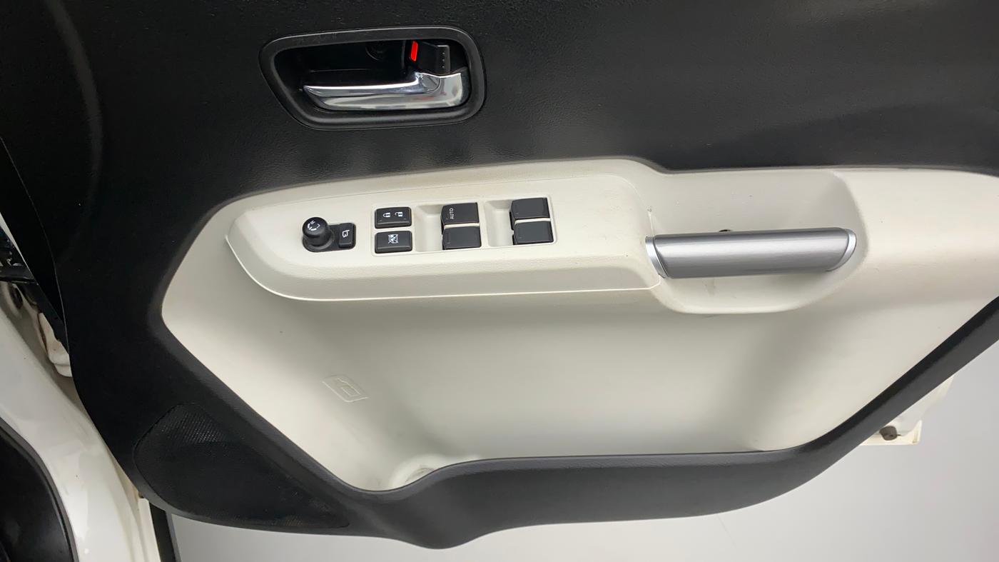 2022 Maruti IGNIS ALPHA 1.2 AMT, Petrol, Automatic, 42,509 km, Driver Side Door Panels Control