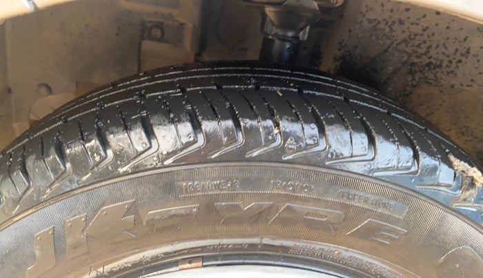 2017 Datsun Redi Go T (O), Petrol, Manual, 55,449 km, Left Front Tyre Tread