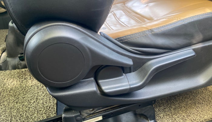 2023 Honda Amaze 1.2L I-VTEC VX, Petrol, Manual, 30,108 km, Driver Side Adjustment Panel