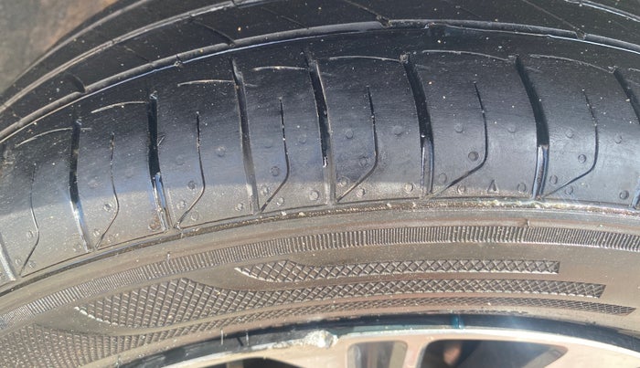 2023 Honda Amaze 1.2L I-VTEC VX, Petrol, Manual, 30,108 km, Right Front Tyre Tread