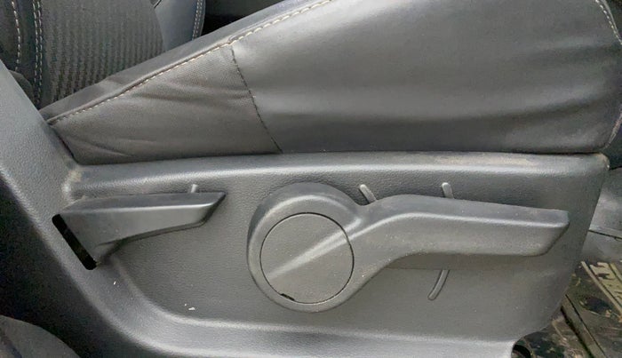 2023 Mahindra Thar LX P 2WD AT HT, Petrol, Automatic, 12,425 km, Driver Side Adjustment Panel