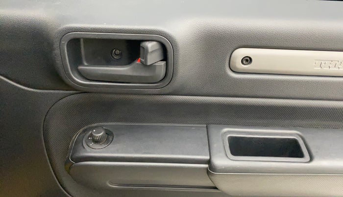 2023 Mahindra Thar LX P 2WD AT HT, Petrol, Automatic, 12,425 km, Driver Side Door Panels Control