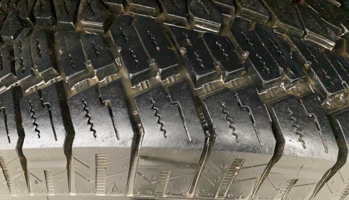 2023 Mahindra Thar LX P 2WD AT HT, Petrol, Automatic, 12,425 km, Left Rear Tyre Tread