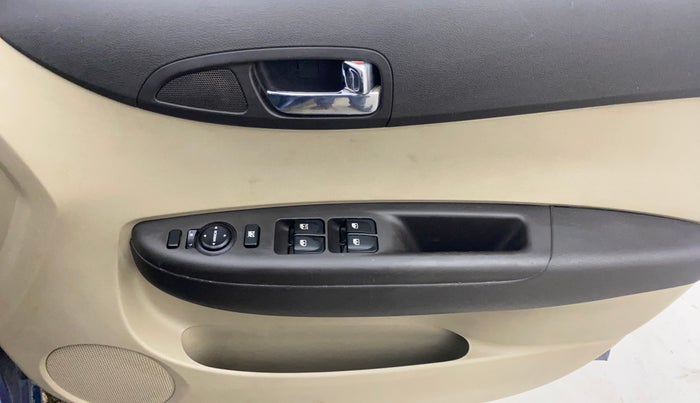 2014 Hyundai i20 SPORTZ 1.4 AT, Petrol, Automatic, 36,575 km, Driver Side Door Panels Control