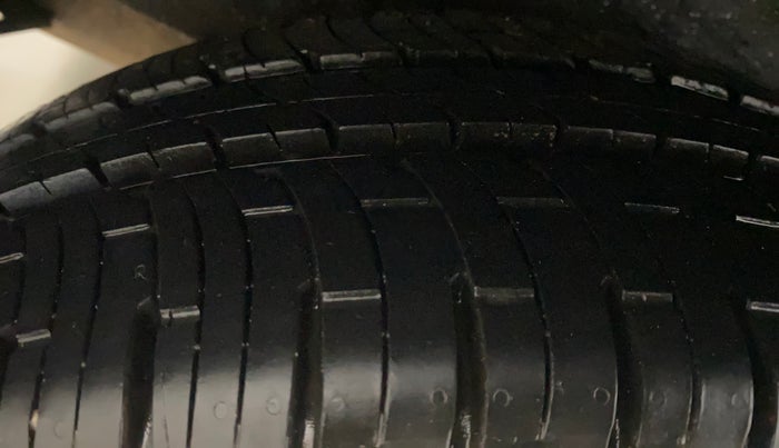 2014 Hyundai i20 SPORTZ 1.4 AT, Petrol, Automatic, 36,575 km, Right Rear Tyre Tread