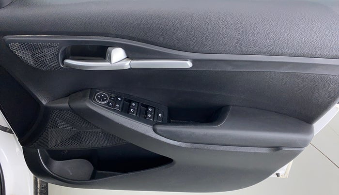 2020 KIA SELTOS HTK PLUS AT 1.5 DIESEL, Diesel, Automatic, 41,905 km, Driver Side Door Panels Control