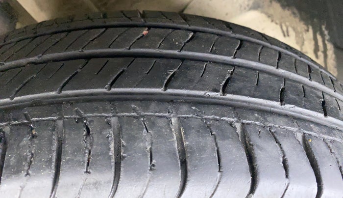 2020 KIA SELTOS HTK PLUS AT 1.5 DIESEL, Diesel, Automatic, 41,905 km, Right Front Tyre Tread