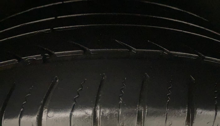 2015 Ford Ecosport TITANIUM+ 1.0L ECOBOOST, Petrol, Manual, 64,524 km, Right Rear Tyre Tread