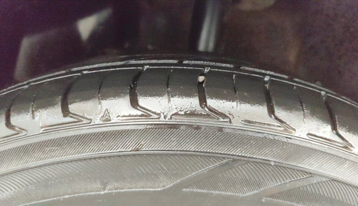 2018 Tata NEXON XM PETROL, Petrol, Manual, 66,283 km, Left Front Tyre Tread