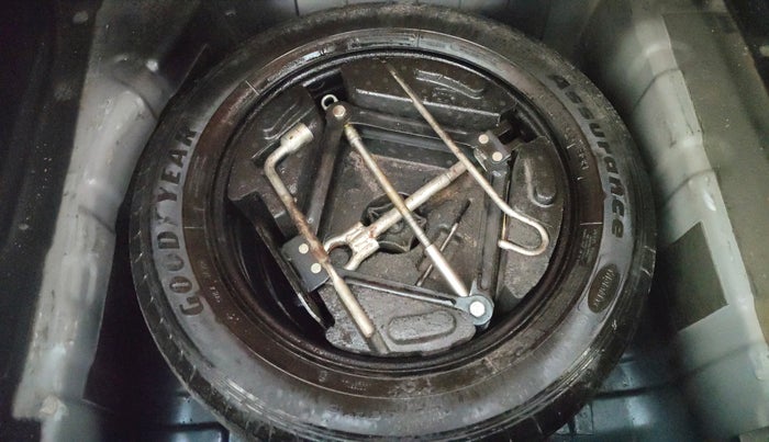 2018 Tata NEXON XM PETROL, Petrol, Manual, 66,283 km, Spare Tyre