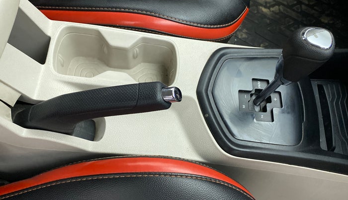 2020 Mahindra XUV300 W6 1.5 DIESEL AMT, Diesel, Automatic, 21,440 km, Gear Lever