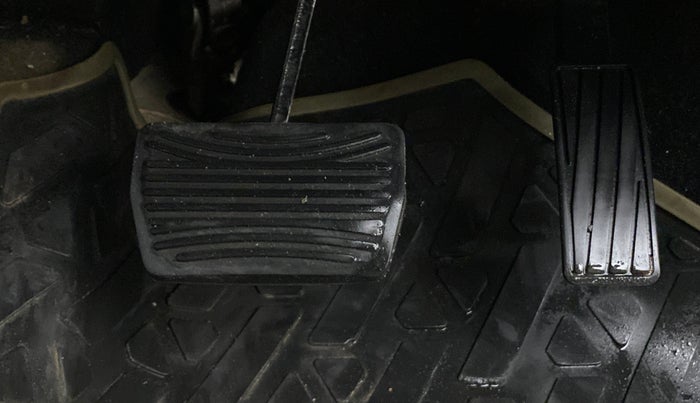 2020 Mahindra XUV300 W6 1.5 DIESEL AMT, Diesel, Automatic, 21,440 km, Pedals