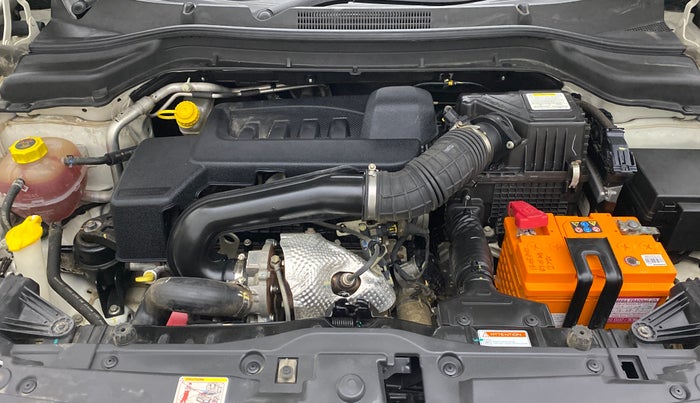 2020 Mahindra XUV300 W6 1.5 DIESEL AMT, Diesel, Automatic, 21,440 km, Open Bonet
