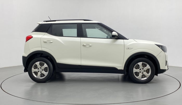 2020 Mahindra XUV300 W6 1.5 DIESEL AMT, Diesel, Automatic, 21,440 km, Right Side View