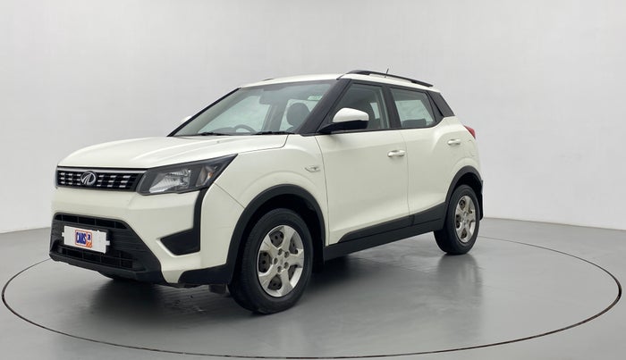 2020 Mahindra XUV300 W6 1.5 DIESEL AMT, Diesel, Automatic, 21,440 km, Left Front Diagonal