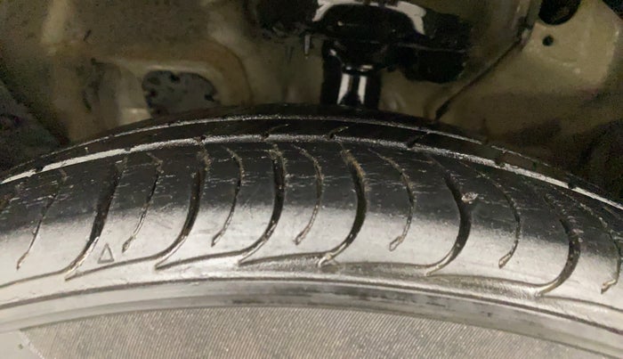 2020 KIA SELTOS HTE 1.5 DIESEL, Diesel, Manual, 23,647 km, Left Front Tyre Tread
