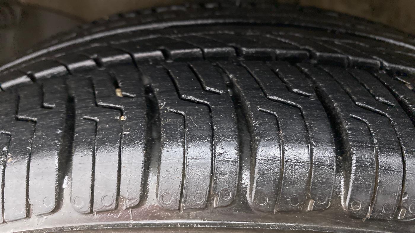 2014 Honda Amaze 1.2 SMT I VTEC, Petrol, Manual, 66,572 km, Left Front Tyre Tread