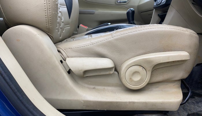 2017 Maruti Ciaz DELTA 1.4 MT PETROL, CNG, Manual, 1,21,751 km, Driver Side Adjustment Panel