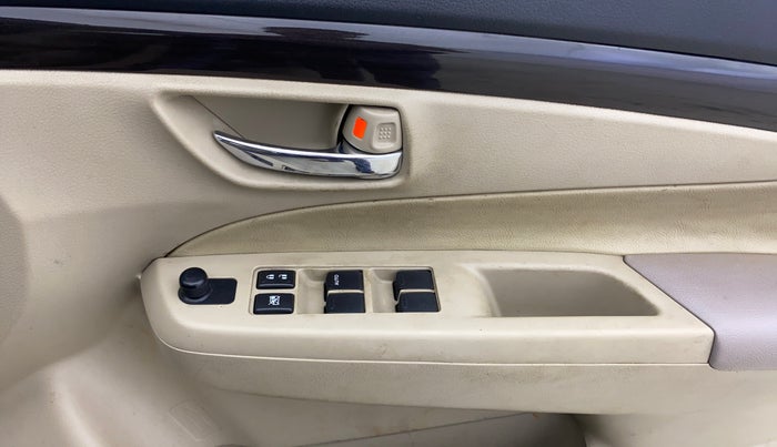 2017 Maruti Ciaz DELTA 1.4 MT PETROL, CNG, Manual, 1,21,751 km, Driver Side Door Panels Control