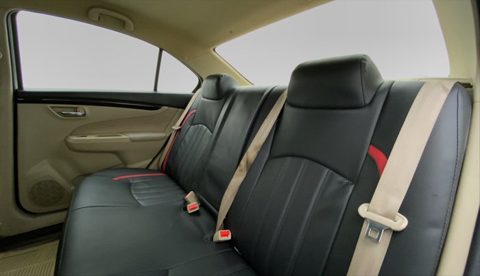 2017 Maruti Ciaz VXI PLUS, Petrol, Manual, 63,181 km, Right Side Rear Door Cabin