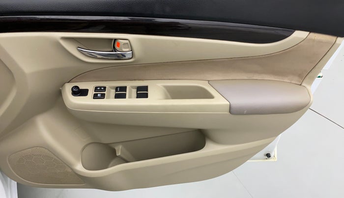 2017 Maruti Ciaz VXI PLUS, Petrol, Manual, 63,181 km, Driver Side Door Panels Control