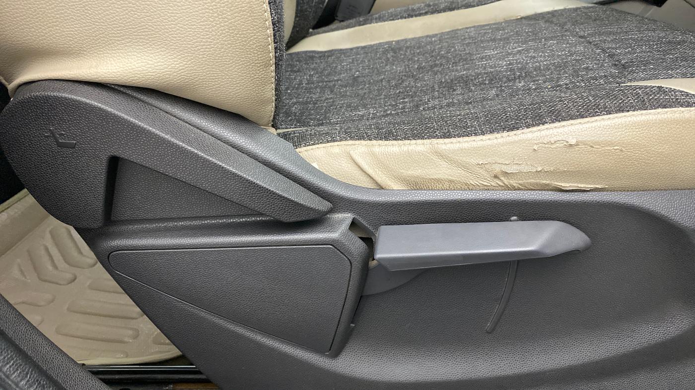 2017 Ford Ecosport TITANIUM 1.5L DIESEL, Diesel, Manual, 35,373 km, Driver Side Adjustment Panel