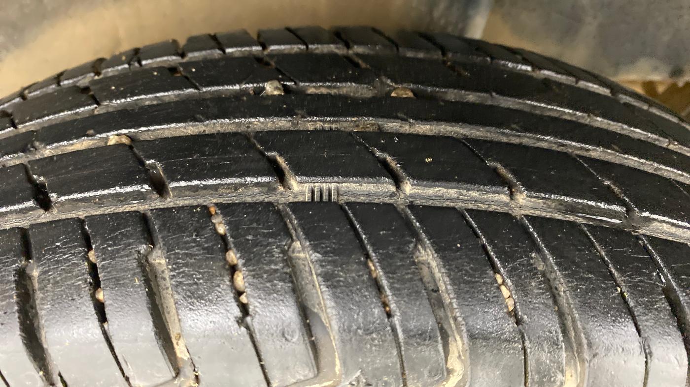 2018 Renault Kwid RXT 1.0 EASY-R  AT, Petrol, Automatic, 23,914 km, Left Rear Tyre Tread