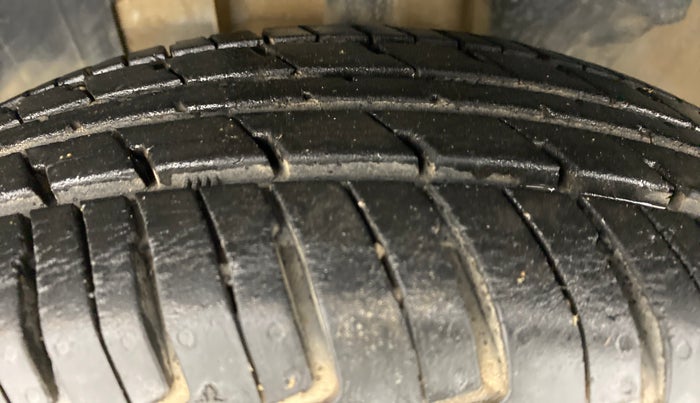 2018 Renault Kwid RXT 1.0 EASY-R  AT, Petrol, Automatic, 23,914 km, Left Front Tyre Tread